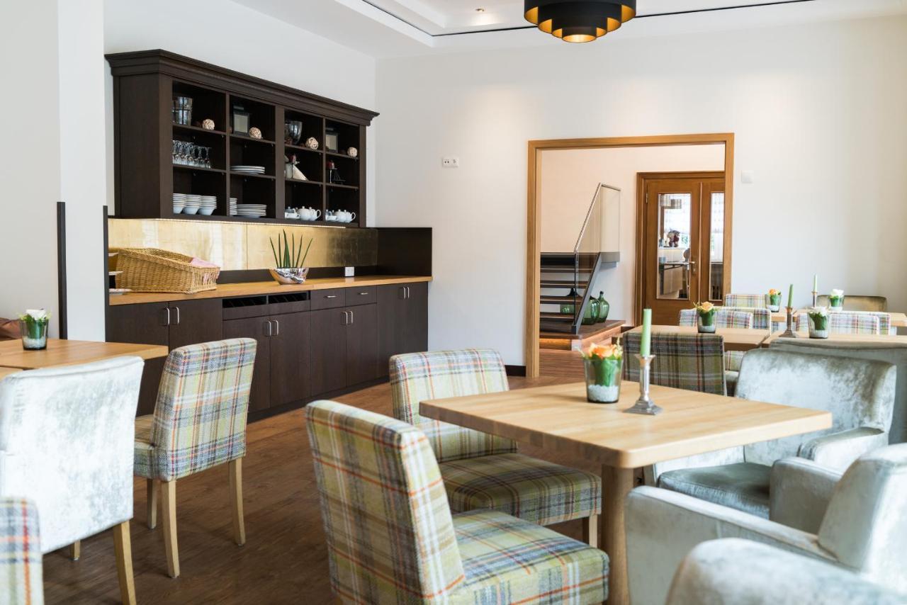 Hotel Matthias Gnarrenburg ภายนอก รูปภาพ