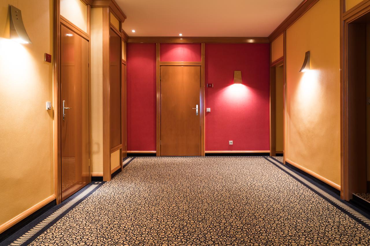 Hotel Matthias Gnarrenburg ภายนอก รูปภาพ