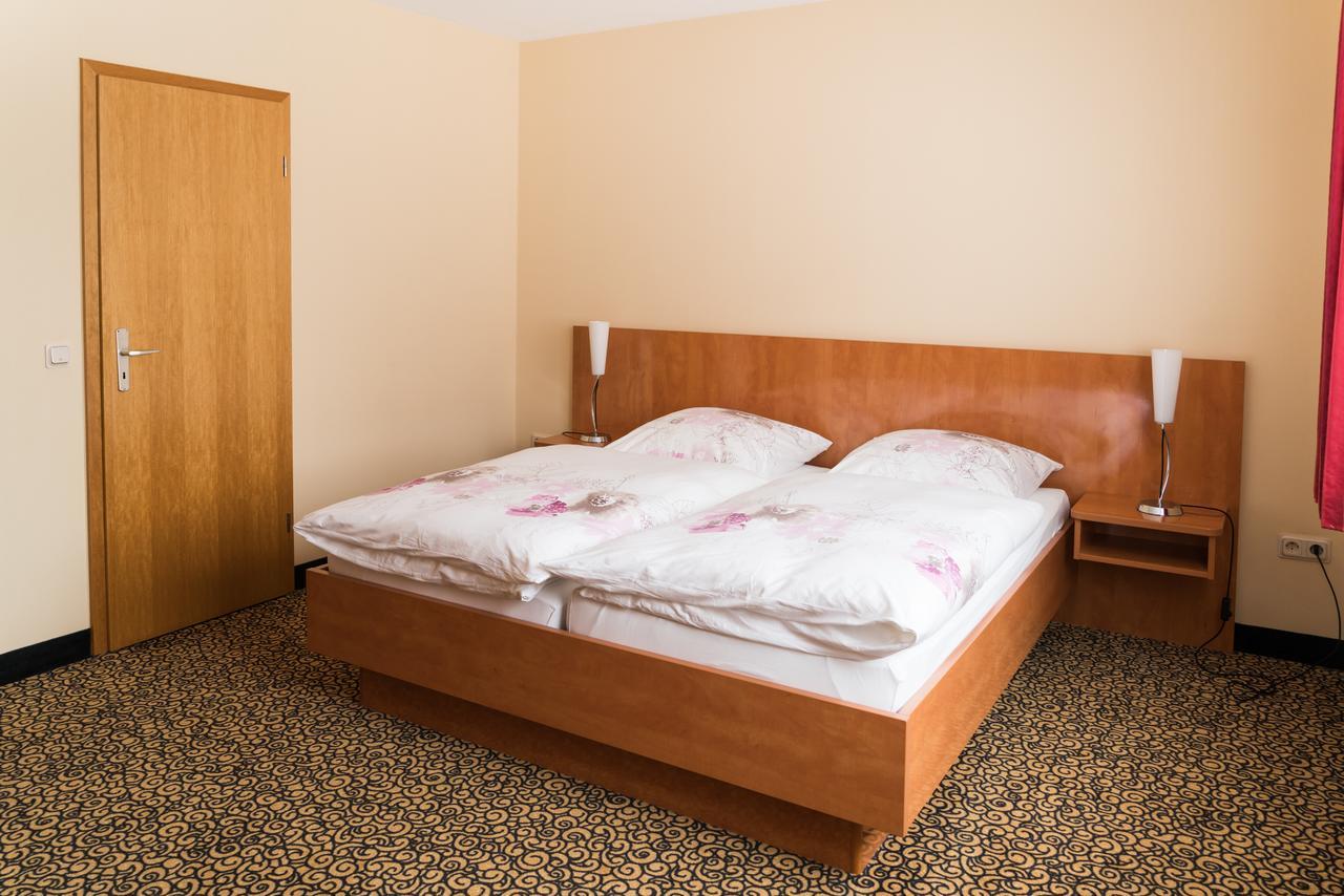 Hotel Matthias Gnarrenburg ภายนอก รูปภาพ